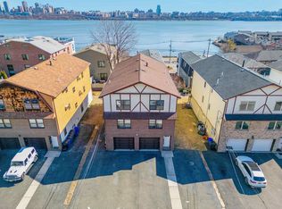 91 Myrtle Ave, Edgewater, NJ 07020