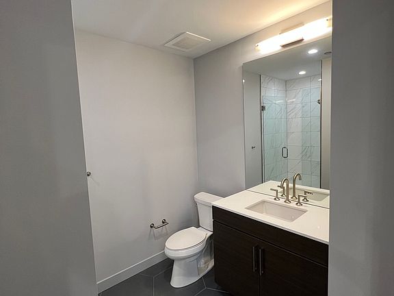 4th image of 331 S Wells St #1207