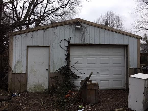 2nd image of 318 W Tyler Ave