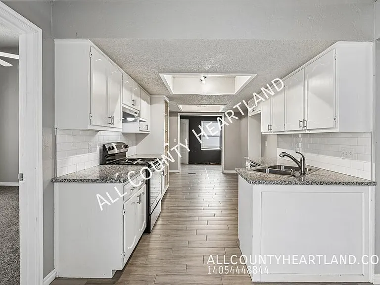 217 Cypress Dr — Photo 6