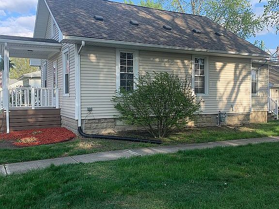 2nd image of 320 W Harpole St