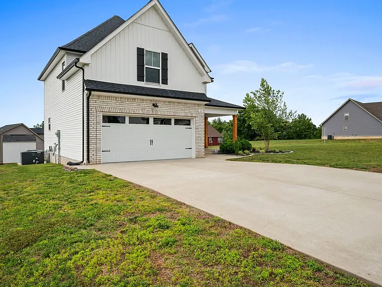 133 Tomahawk Pointe — Photo 2