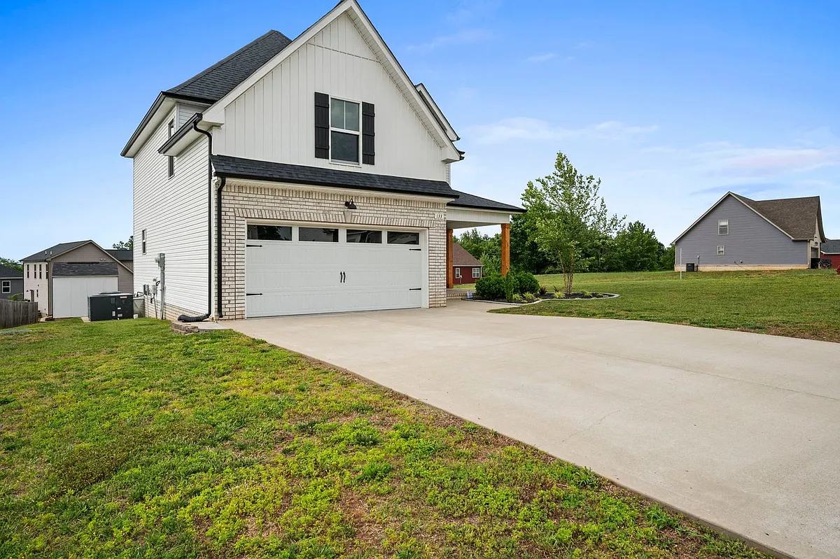 Building Photo - 133 Tomahawk Pointe