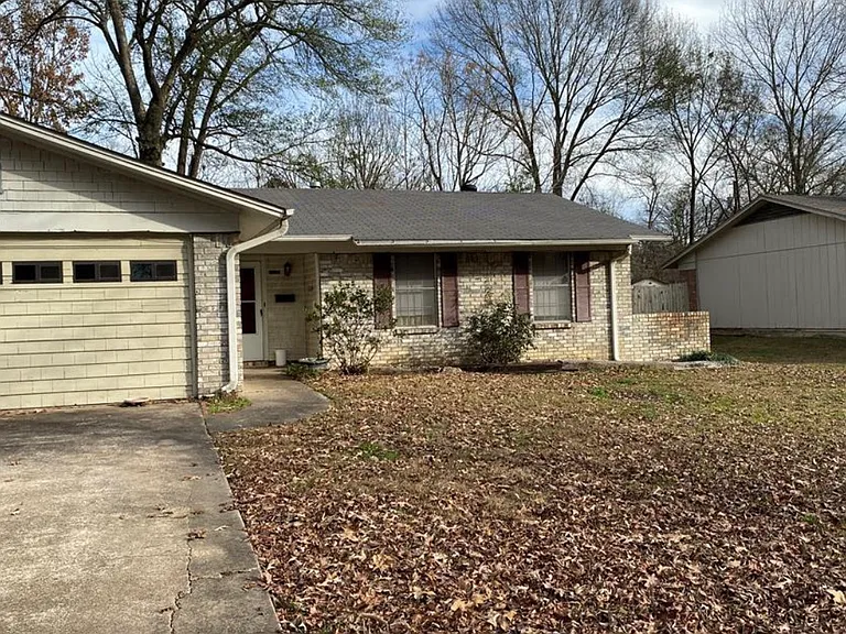 3514 Sabine Ave — Photo 1