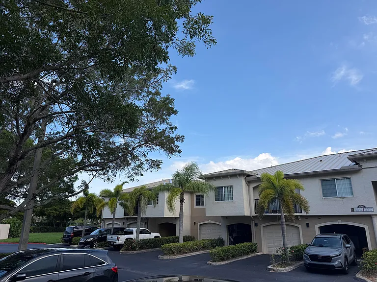 1500 Crestwood Ct S #1503 — Photo 1