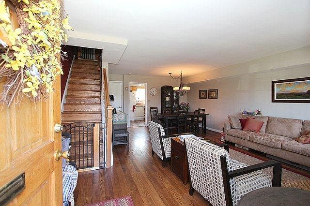 1st image of 3816 King St