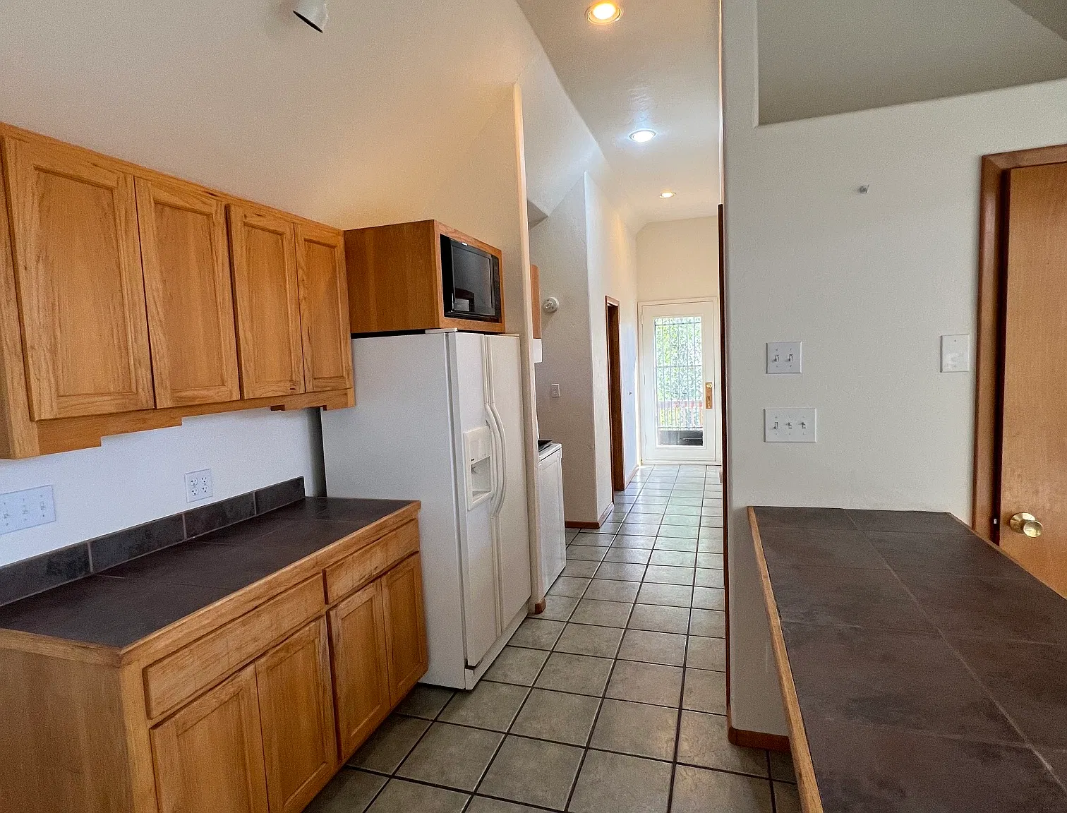 2 bed, 1.5 bath, 1100 sqft, $1,750 — Photo 3