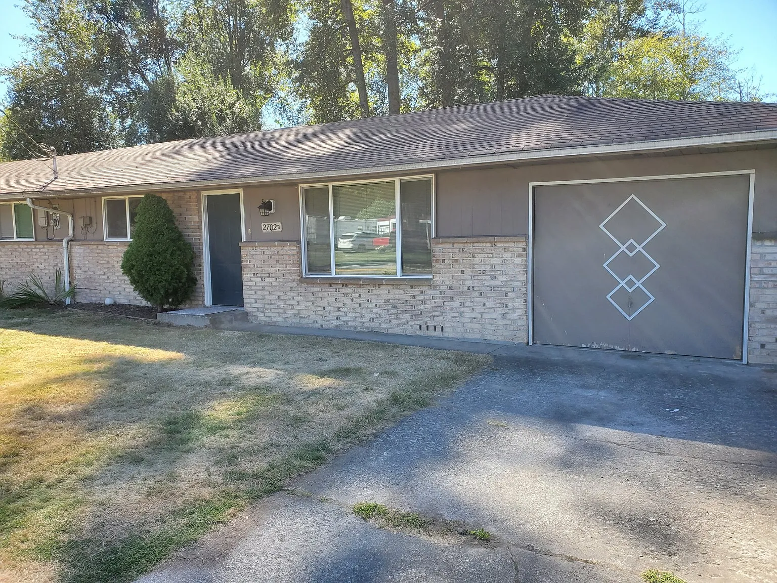 2 bed, 900 sqft, $2,300 — Photo 3
