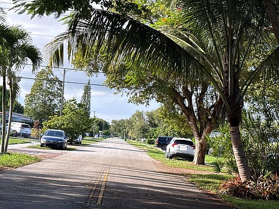 5th image of 5060 SW 94th Ave