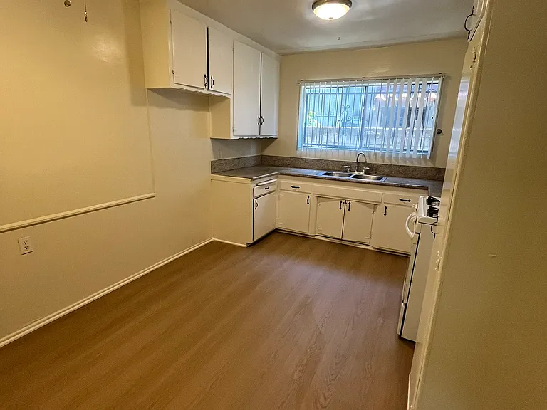 14632 Erwin St #2 — Photo 5