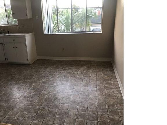 4th image of 1060 Oakmont Dr APT 12