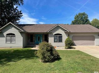 35 Douglas Dr, Herrin, IL 62948