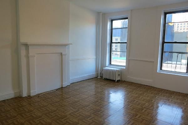 1st image of 630 10th Ave Frnt 2