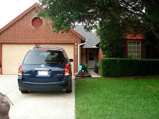 3rd image of 9423 CHARTER POINT DR