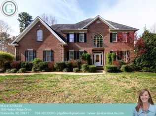 168 Harbor Ridge Dr, Statesville, NC 28677
