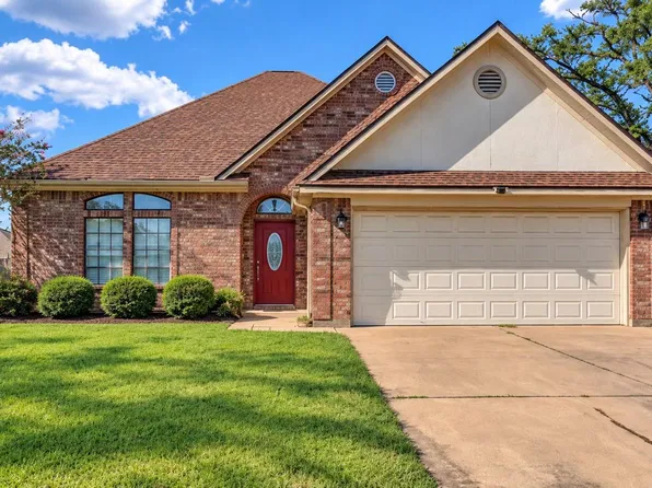 714 Moore St, Richwood, TX 77566
