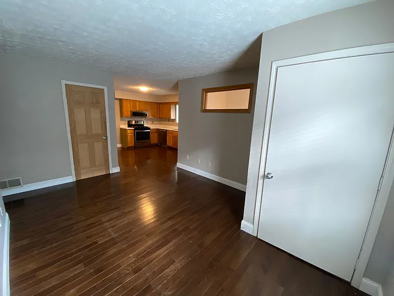 Chittenden Ave 76 MLR — Photo 11