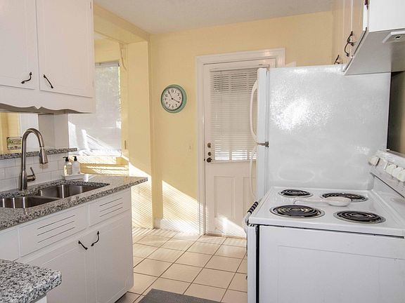 4th image of 4161 Hickory Dr