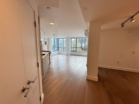 2nd image of 8 Buchanan St Unit 301