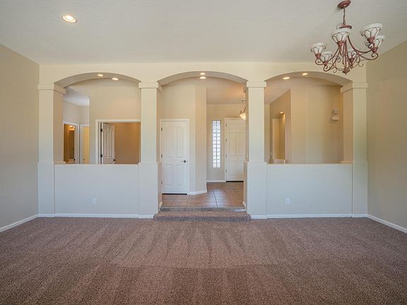4th image of 15857 W Mercer Ln