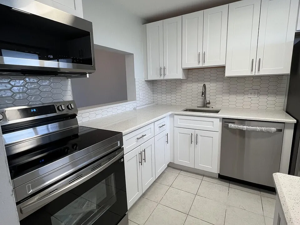 5961 NW 2nd Ave #506
