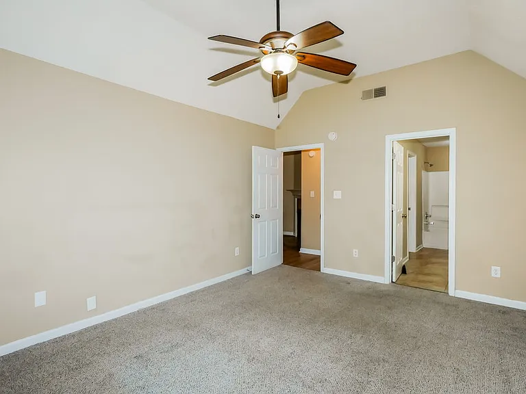 6916 Fox Briar Cv — Photo 9