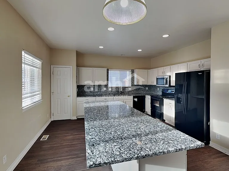 13945 Jasmine St — Photo 3