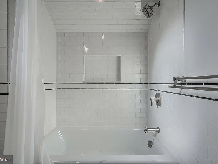 2210 Lake Ave — Photo 20