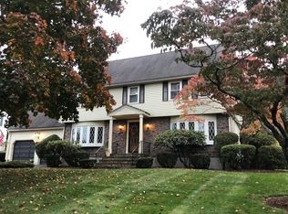 62 Overlook Dr W, Framingham, MA 01701