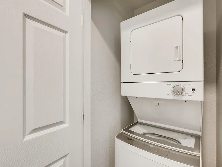 4496 Pencester St — Photo 25