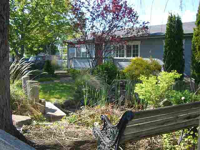 2nd image of 208 Drumheller St