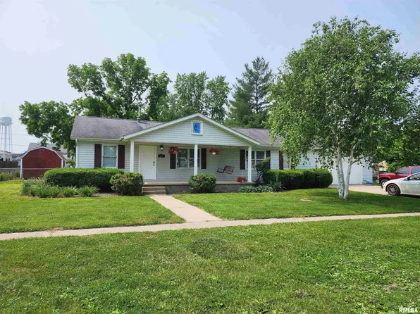 208 Elm St, Dawson, IL 62520