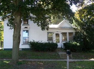 204 E Carleton St, Toledo, IA 52342