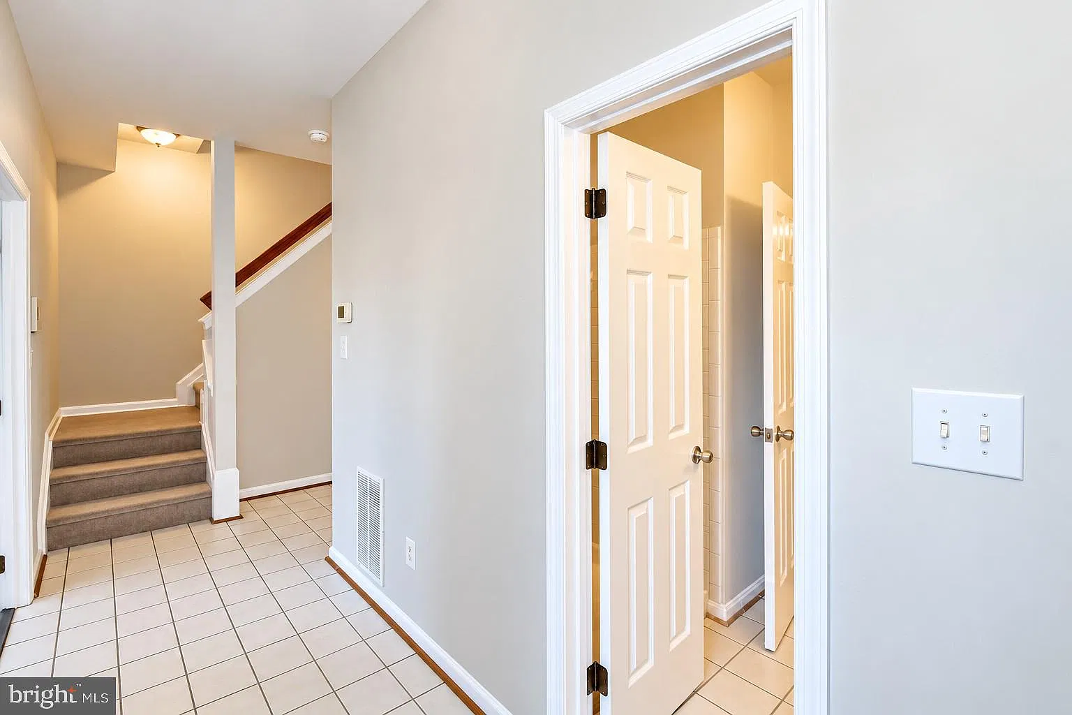 3 bed, 3.5 bath, 1860 sqft, $2,850 — Photo 2