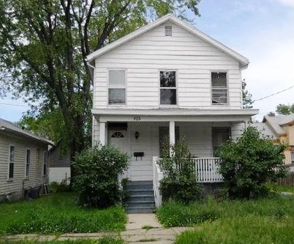 703 W Jackson St photo 1