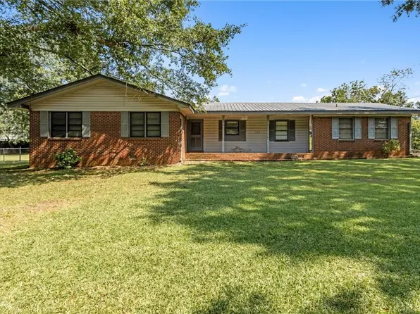 1092 Owen Cir, Sugar Hill, GA 30518