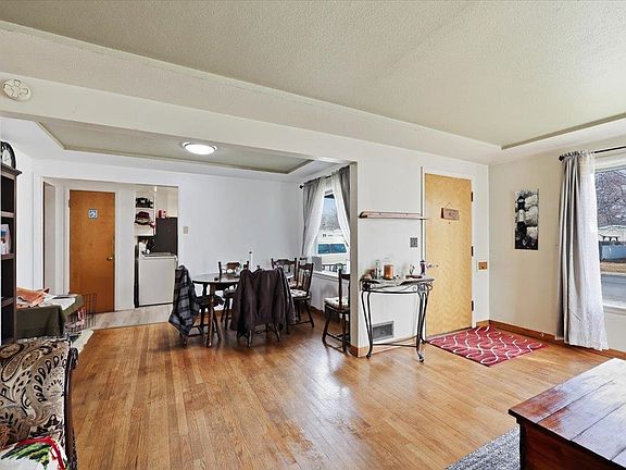 5th image of 4811 N Maple St