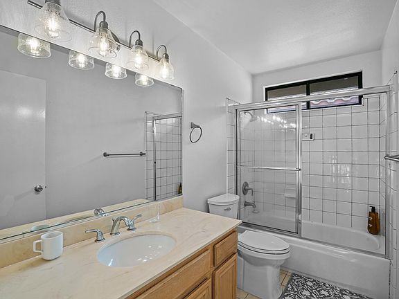 4th image of 4602 Exbury Ct