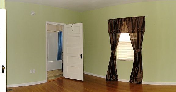 3rd image of 3423 E 33rd Ave