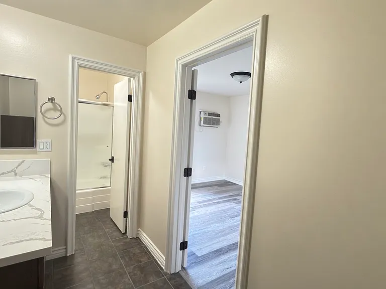 6460 Mammoth Ave #104 — Photo 6