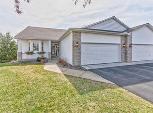 9521 Dell Rd, Eden Prairie, MN 55347