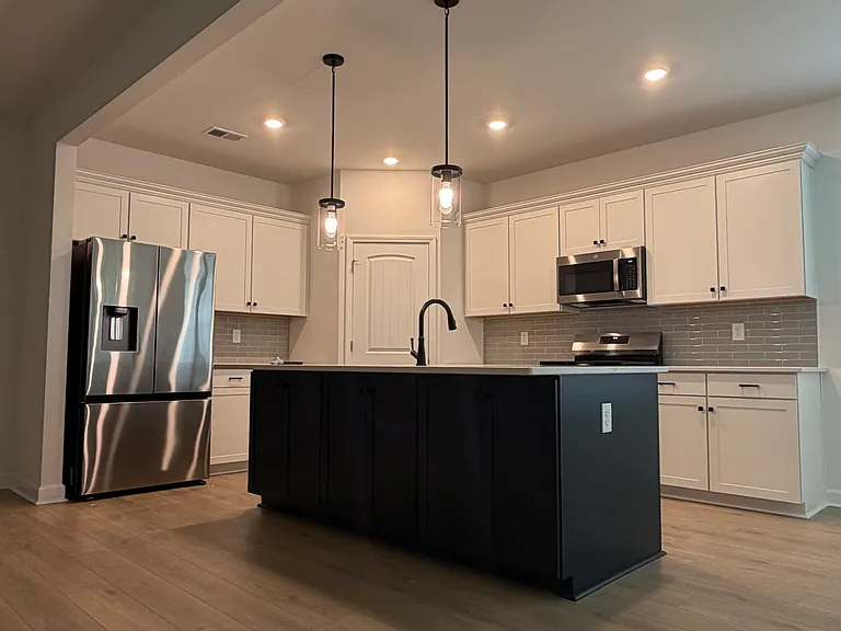 6265 Zoe Way — Photo 2