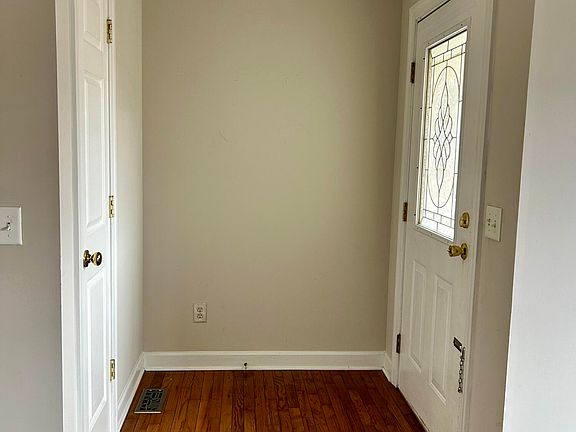3rd image of 1308 Spring Meadows Dr
