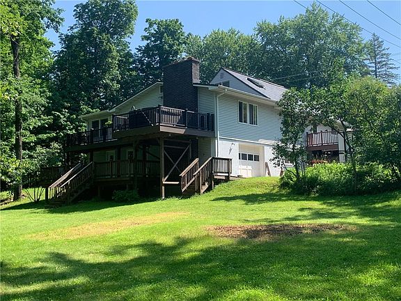 3rd image of 107 Case Avenue