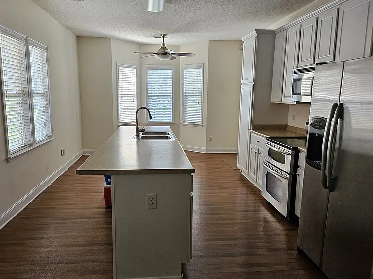 4309 Sunset Woods Ct — Photo 2