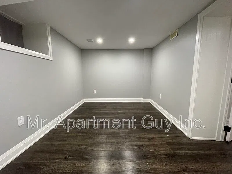 2 bed, 1.0 bath, $1,595 — Photo 3