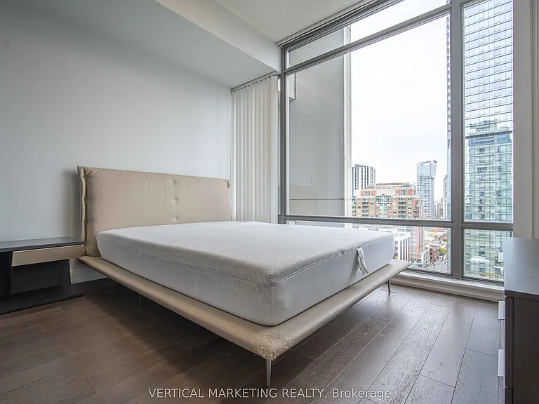 18 Yorkville Ave #1707 — Photo 20