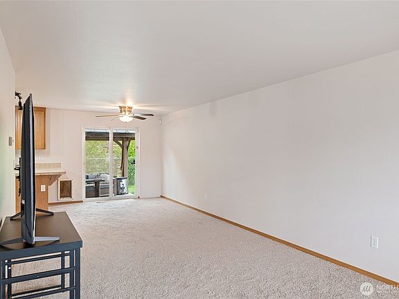4th image of 4916 204th Street Ct E