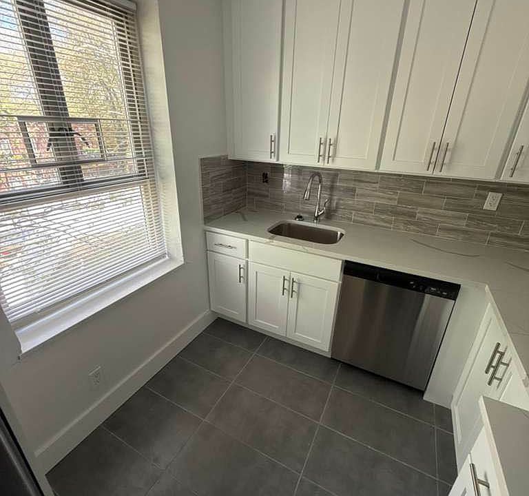 1st image of 185-15 64th Ave #3