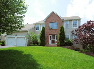 334 Pinnacle Dr, Lake Hopatcong, NJ 07849